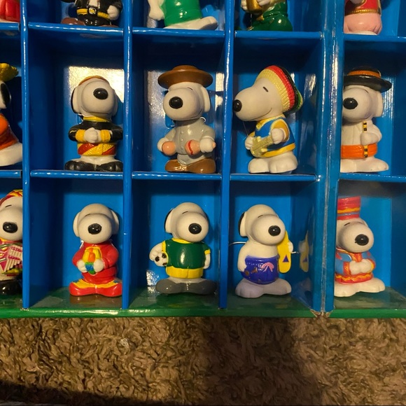 SNOOPY PEANUTS Collectable Box Figure Doll (28 bodies) wz/Box Vintage Rare - Picture 12 of 15